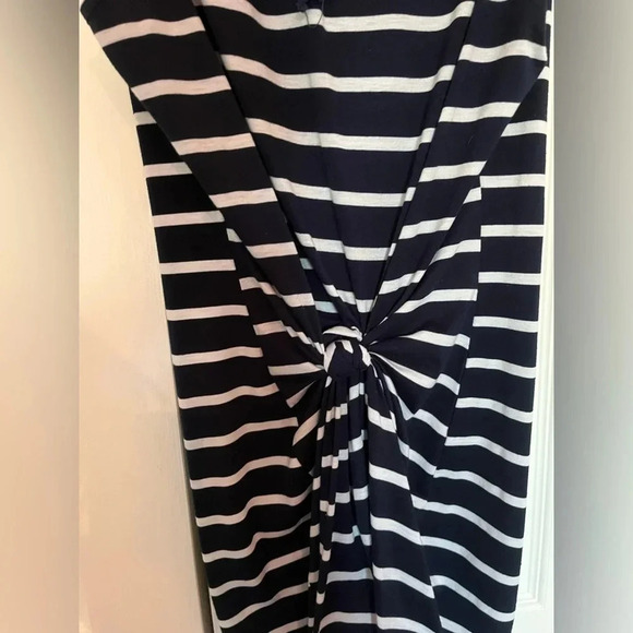 Dress - Picture 4 of 7